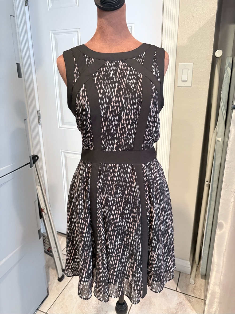 Banana Republic Black and White Sleeveless Fit-and-Flare Dress